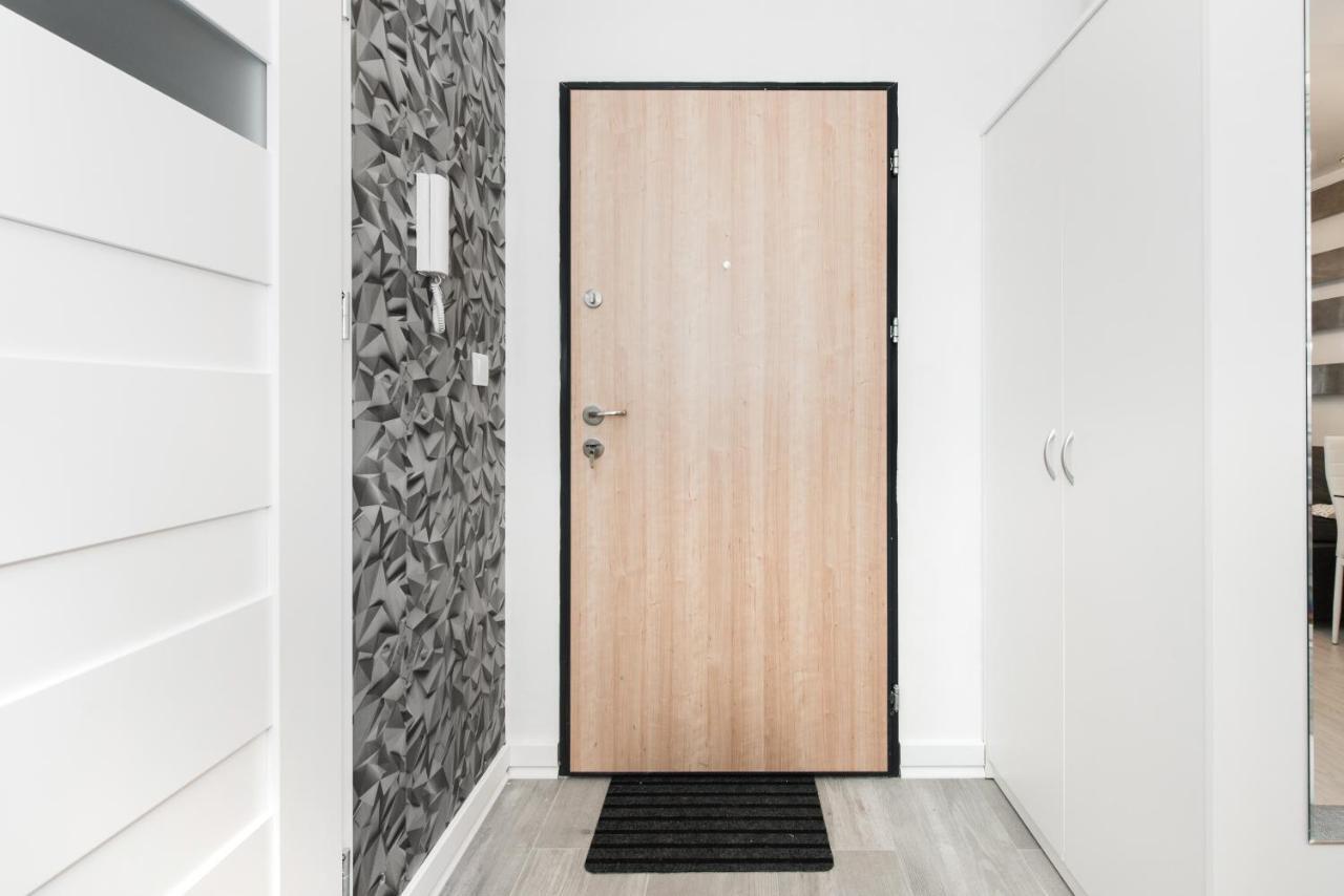 Superapart Augustowka 73 "Sleek 1Br Home With Balcony & Pet-Friendly" Варшава Екстер'єр фото