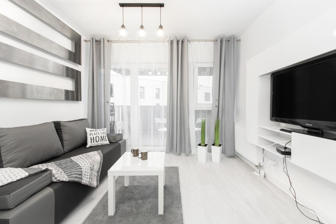 Superapart Augustowka 73 "Sleek 1Br Home With Balcony & Pet-Friendly" Варшава Екстер'єр фото