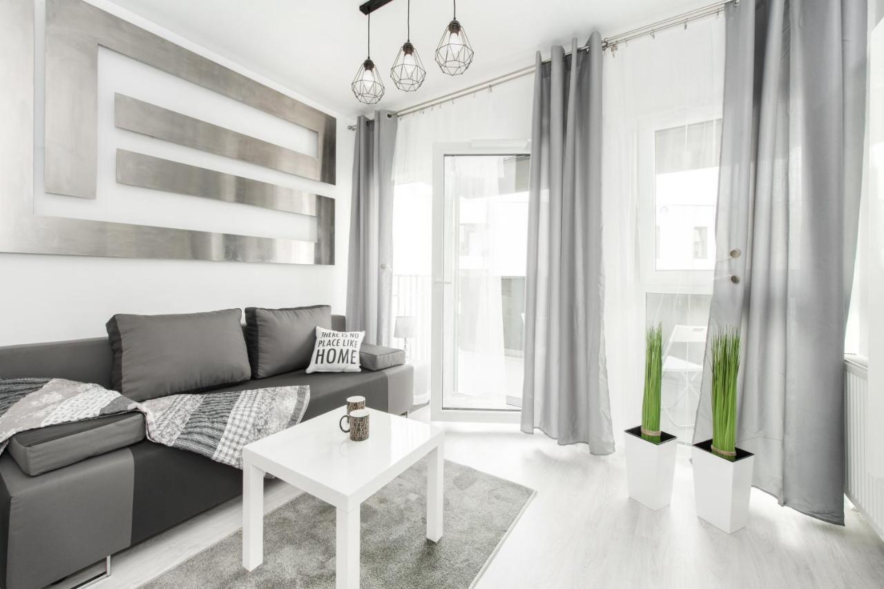 Superapart Augustowka 73 "Sleek 1Br Home With Balcony & Pet-Friendly" Варшава Екстер'єр фото